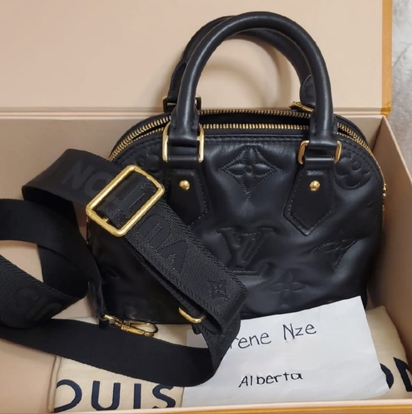 Louis Vuitton Alma BB Quilted calfskin embroidered Motif in great condition - Picture 9 of 16